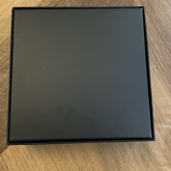 Gucci box. Authentic. Square. Black/off-white - Picture 3 of 4